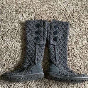 Grey knit uggs